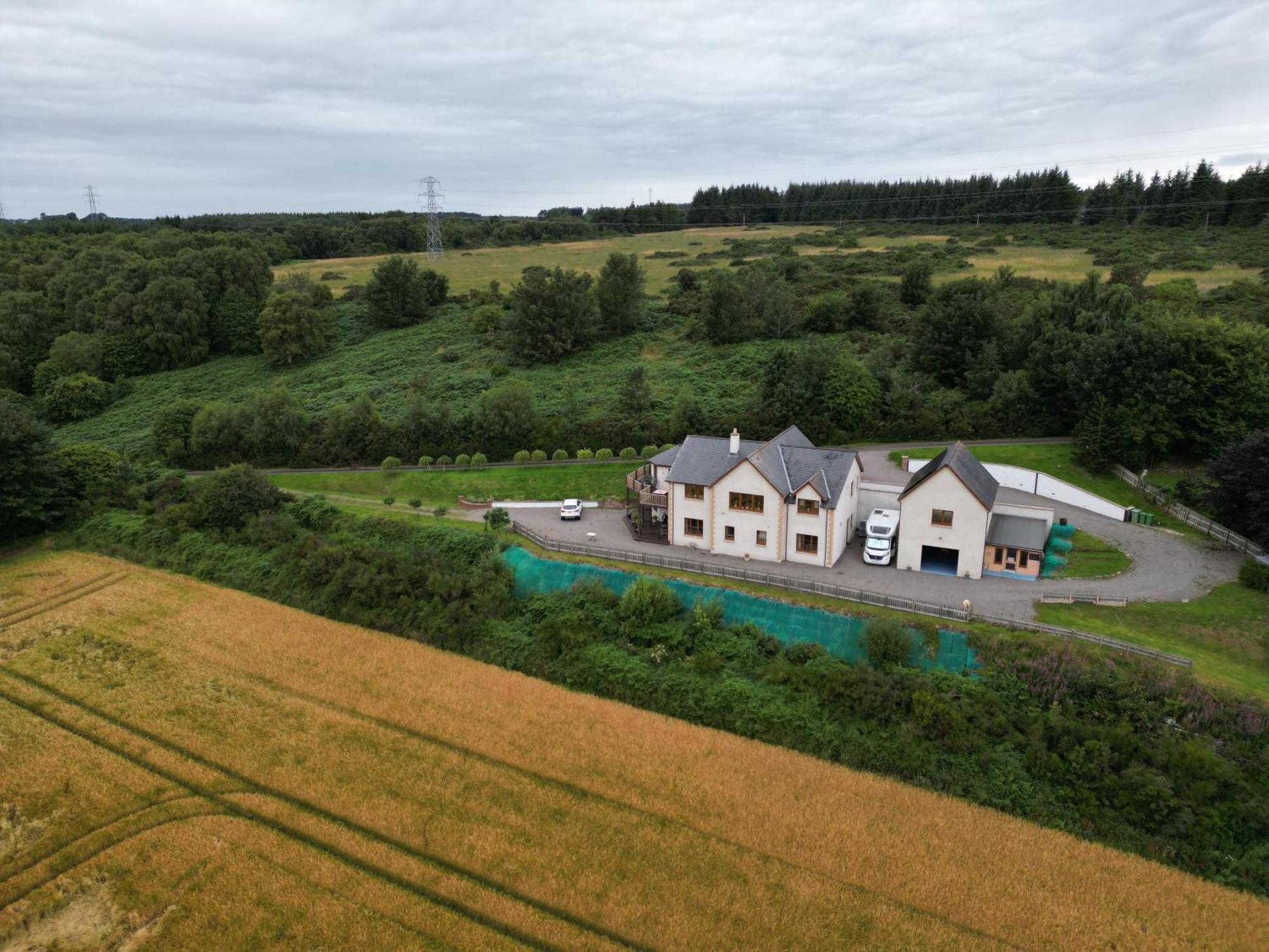 Doura Lodge Inverness Bagian luar foto