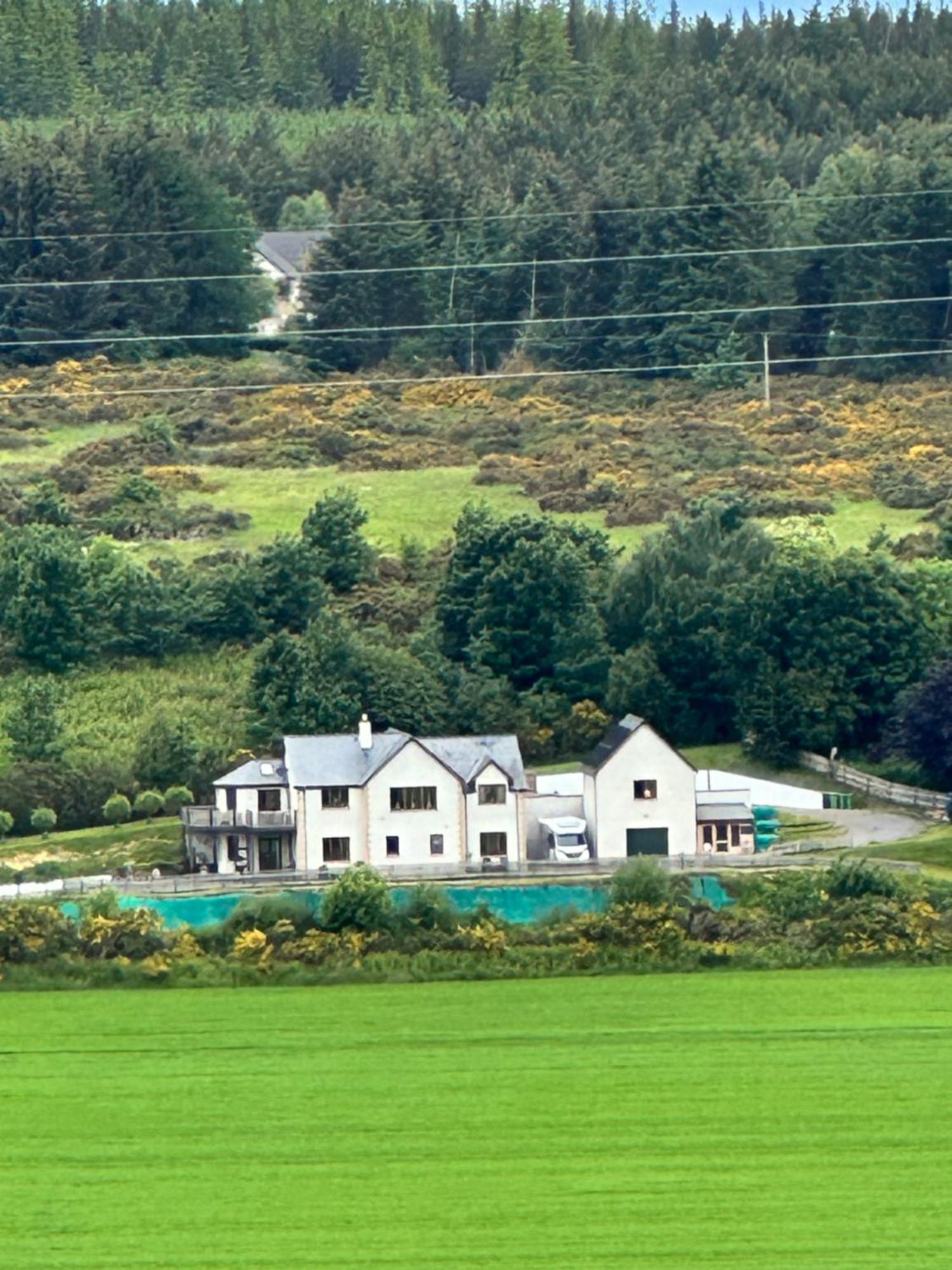 Doura Lodge Inverness Bagian luar foto